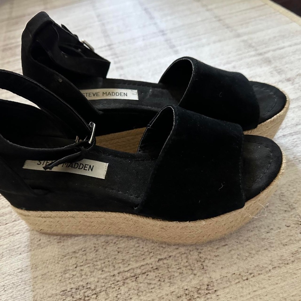 Steve Madden Women's Wedges 6.5  Black Suede High Sandals Casual Classic Coastal
